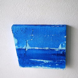 お部屋を涼しげにしてくれる青い珪藻土のインテリアアート 青の水平（BlueBlue #18003）原画 3枚目の画像