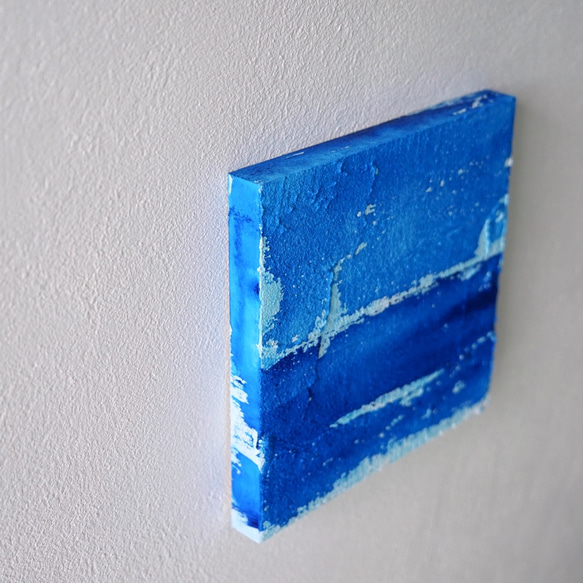 お部屋を涼しげにしてくれる青い珪藻土のインテリアアート 青の水平（BlueBlue #18003）原画 4枚目の画像