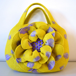 大きな花バッグyellow　Big flower bag 1枚目の画像