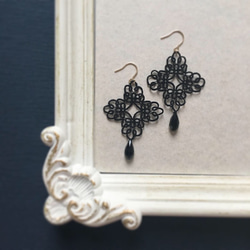 【Square Ⅱ/black】シルク手縫い糸製タティングレースのピアス/イヤリング・ノンホールピアス 3枚目の画像