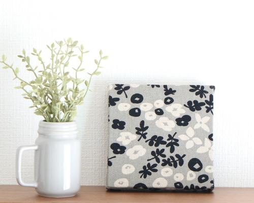 12×12cmちいさなファブリックパネル［ コバナとリーフ ］ブラック