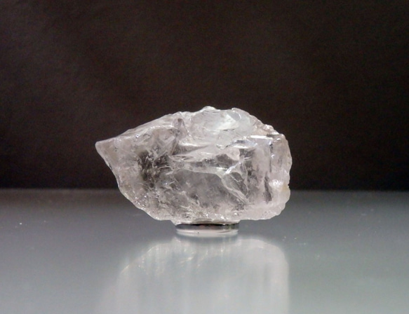 四月の誕生石　水晶原石のマグネット　 ２ 2枚目の画像