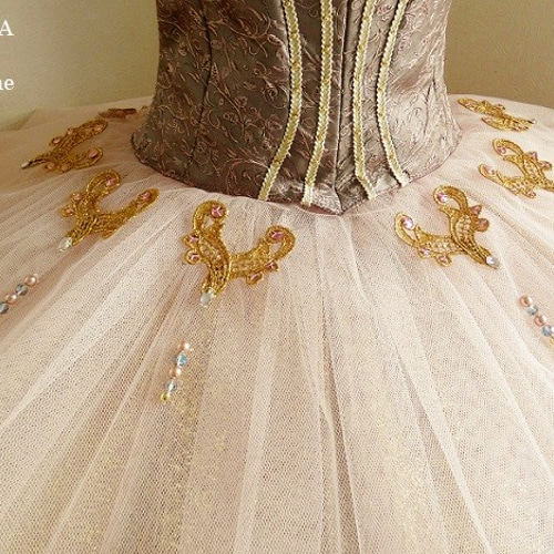♡【美品】クラッシックチュチュ 豪華バレエ衣装 ゴールド 120～130♡ 製品情報：クラシック・チュチュ[イエロー/ゴールド/オレンジ