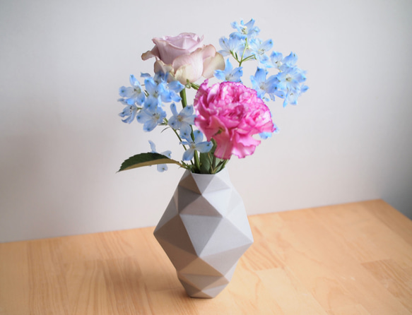 摺紙花瓶（灰色） 第1張的照片