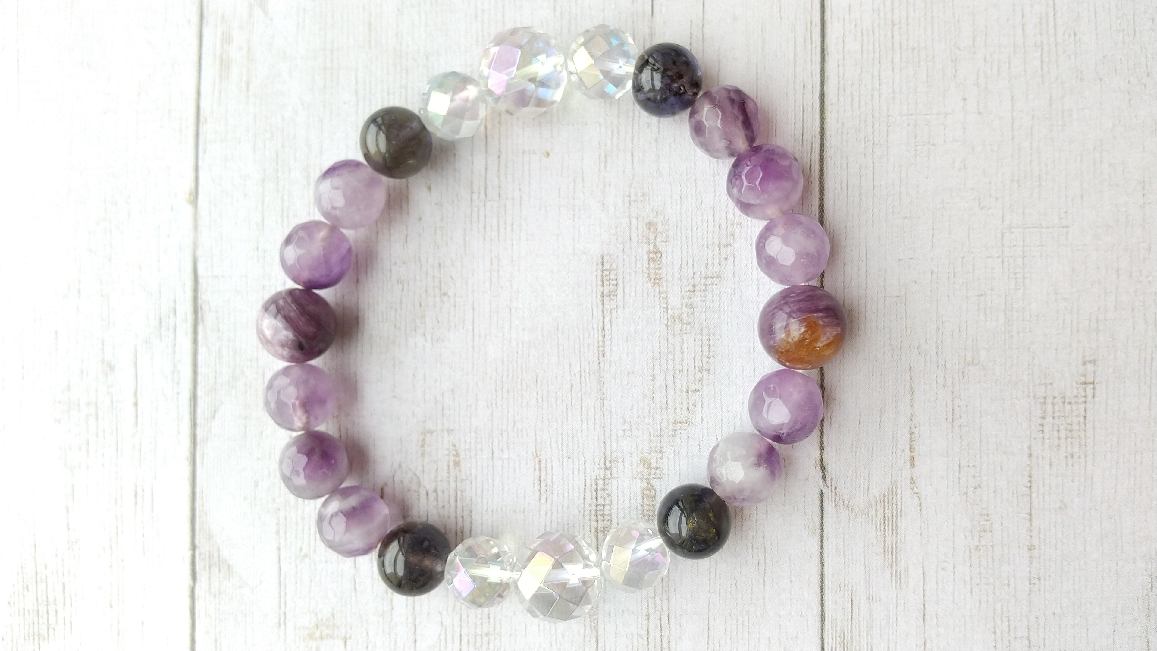 不安を取り除き、目標や人生の転機によい方向へ導いてくれるブレスレット 4,828円