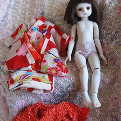 赤と白の市松模様の着物　オールビスク球体関節人形 4枚目の画像