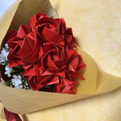 【受注生産】赤と白の折り紙フラワーブーケ マム バラ 正月 紅白 和モダン 水引 0_7627fb8027756cb71e42a521e37a