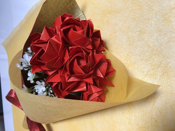 折り紙 バラの花束 12本 ブーケ レッド 赤 1枚目の画像