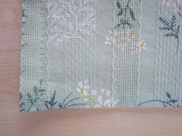 刺繍＆レース　コットン100％　花柄刺しゅう風　グリーン　 ふんわりギャザーマスク　No.141 4枚目の画像