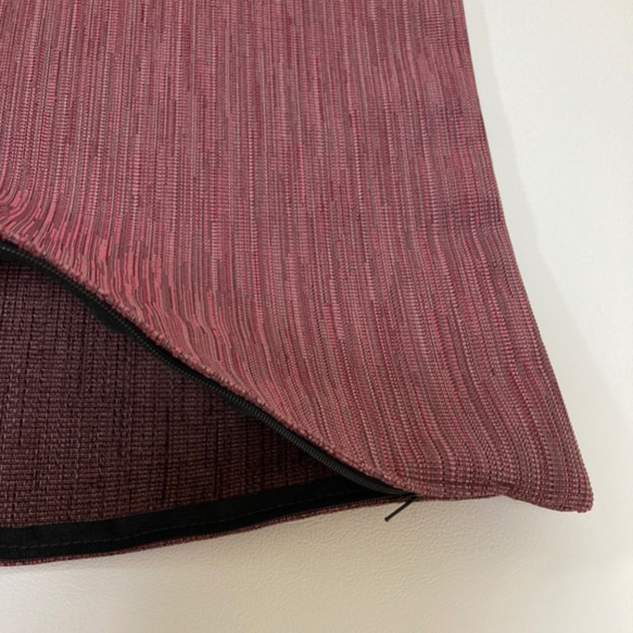 [ラスト１] きれいな織りの 赤紫 クッションカバー 45×45㎝ ファスナー付 [織り物調] パープル 4枚目の画像