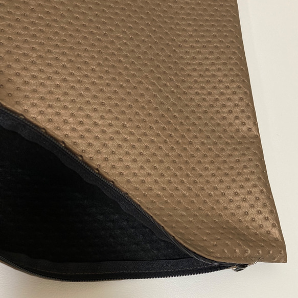 メタリック ブラウン 合皮 クッションカバー  45×45㎝ ファスナー付 6枚目の画像