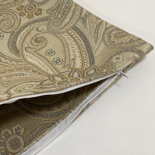 上品なペイズリー柄 ベージュクッションカバー 45×45㎝ ファスナー付