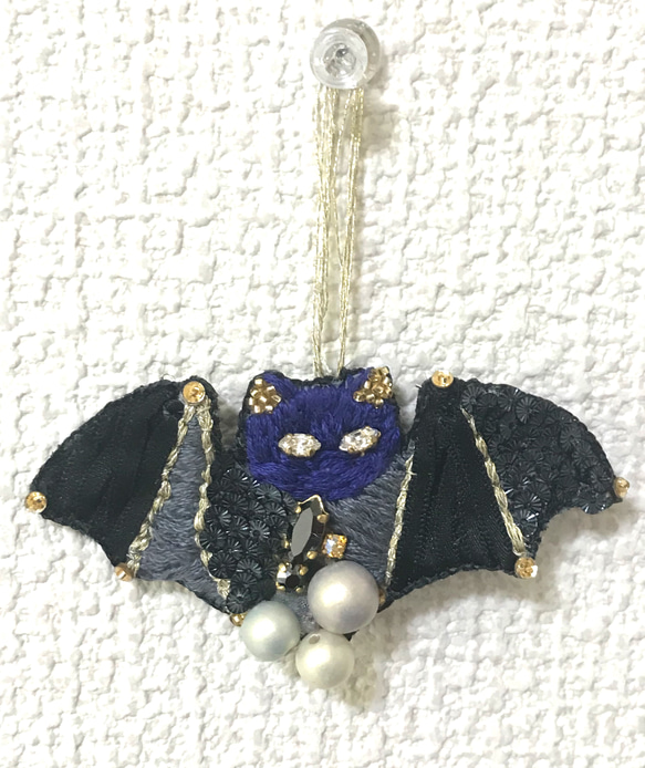 【受注生産】ハロウィン コウモリのビーズ刺繍 連結式 壁掛けオーナメント 2枚目の画像