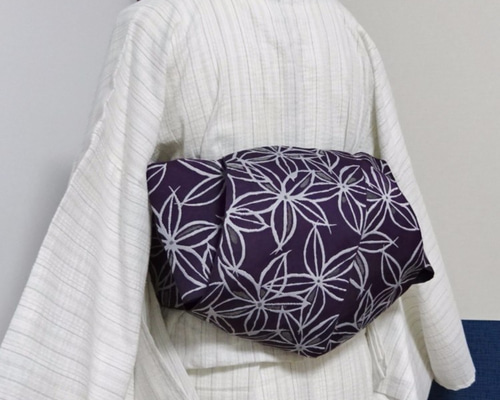 すぐに結べる「さくら造り帯」 紫×白い花の半幅帯の変わり結び H-14