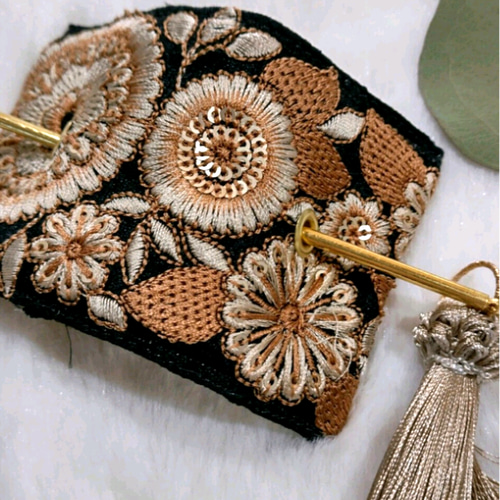 裏まで可愛いインド刺繍リボンのマジェステ/かんざし マリーゴールド