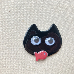 「CAT & fish」シリーズ　黒猫ブローチ　キョロ目ちゃん　ズルい目 2枚目の画像