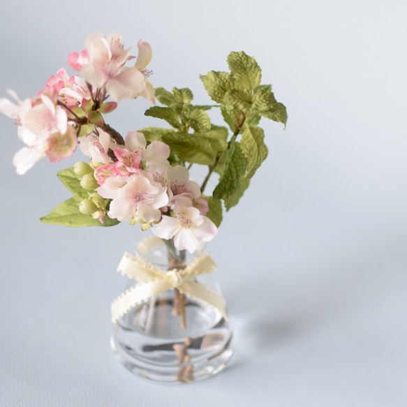 枯れないフェイクウォーターアレンジ《桜 ミント 》 2枚目の画像
