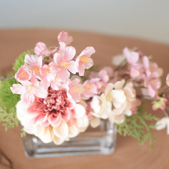 和モダン＊枯れない フェイクウォーターアレンジ《桜 と 手鞠》【特集掲載】 4枚目の画像