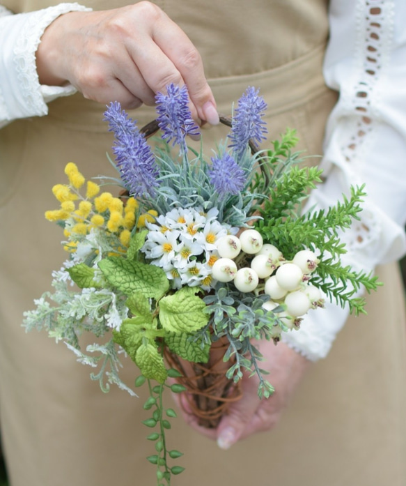 水やり無しハンギングバスケット＊10種類の寄せ植え《ラベンダー》【完成品】卒業 退職祝い 新築祝い 母の日 5枚目の画像