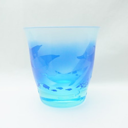 免費大玻璃杯藍色海豚 第4張的照片