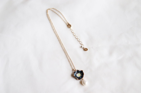 Flower pearl necklace (ネイビー)七宝焼き 2枚目の画像