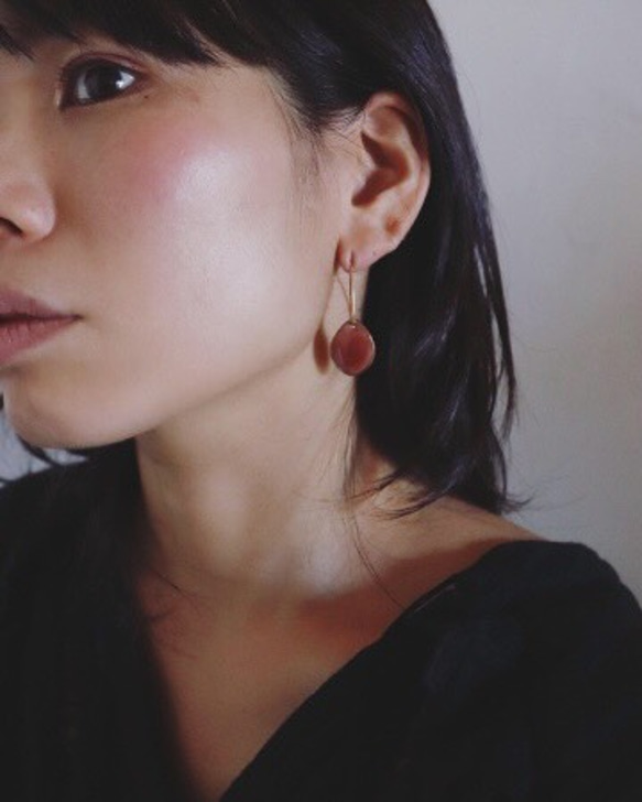 Wire Stone Earrings (Olive)七宝焼き 3枚目の画像