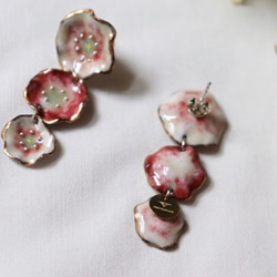 3 flower earrings (Helleborus)七宝焼き 4枚目の画像