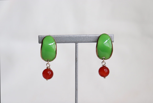 Peau earrings (green)七宝焼き 1枚目の画像