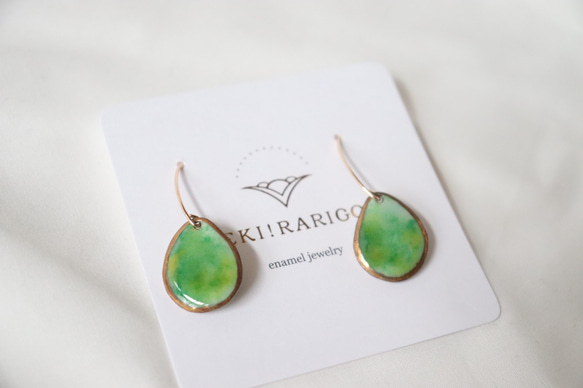 Wire Stone Earrings (marble green)七宝焼き 2枚目の画像