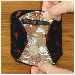 小銭入れBタイプ　コインケース　ブラック・猫（キャット）柄（財布） 2枚目の画像