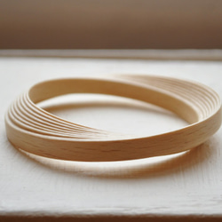 ◆3,000円引き◆　MINAMO ミナモ　シンプルなコイル構造の木製ブレスレットＢＵＮＡＣＯ　A.A.O 2枚目の画像
