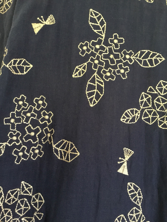 wガーゼ 刺繍＊紫陽花+蝶々:ギャザーワンピース 5枚目の画像