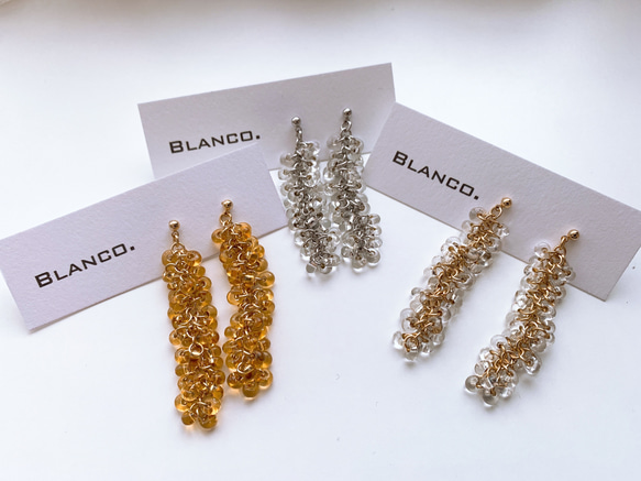 Blanco. ドロップビーズ じゃらじゃらロングピアス ピアス