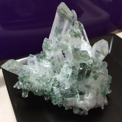 グリーンファントム水晶クラスター 378g 送料無料 2枚目の画像