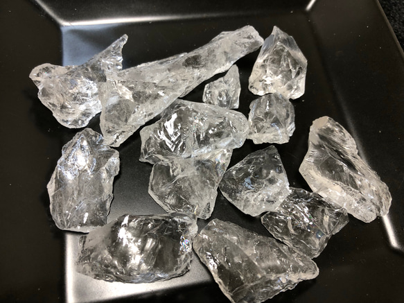アーカンソー州産 水晶ラフさざれ 100g ⑤ 1枚目の画像