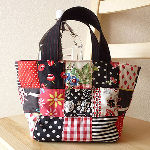 パッチワーク＊赤いトートバッグ トートバッグ runbapanda 通販