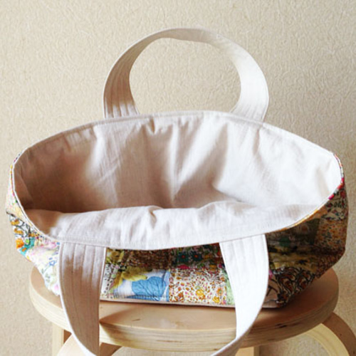 ✿リバティ✕パッチワーク✿　かんちゃん様ご注文品 ☆Hさまご依頼☆ パッチワーク◇トートバッグ64 リバティ黄色