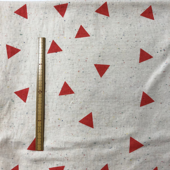 【フレンチブルドッグ服】三角模様のシンプルタンクトップ　カラフルネップリバー天竺　杢赤のリブ　フレブル　タンクトップ 4枚目の画像