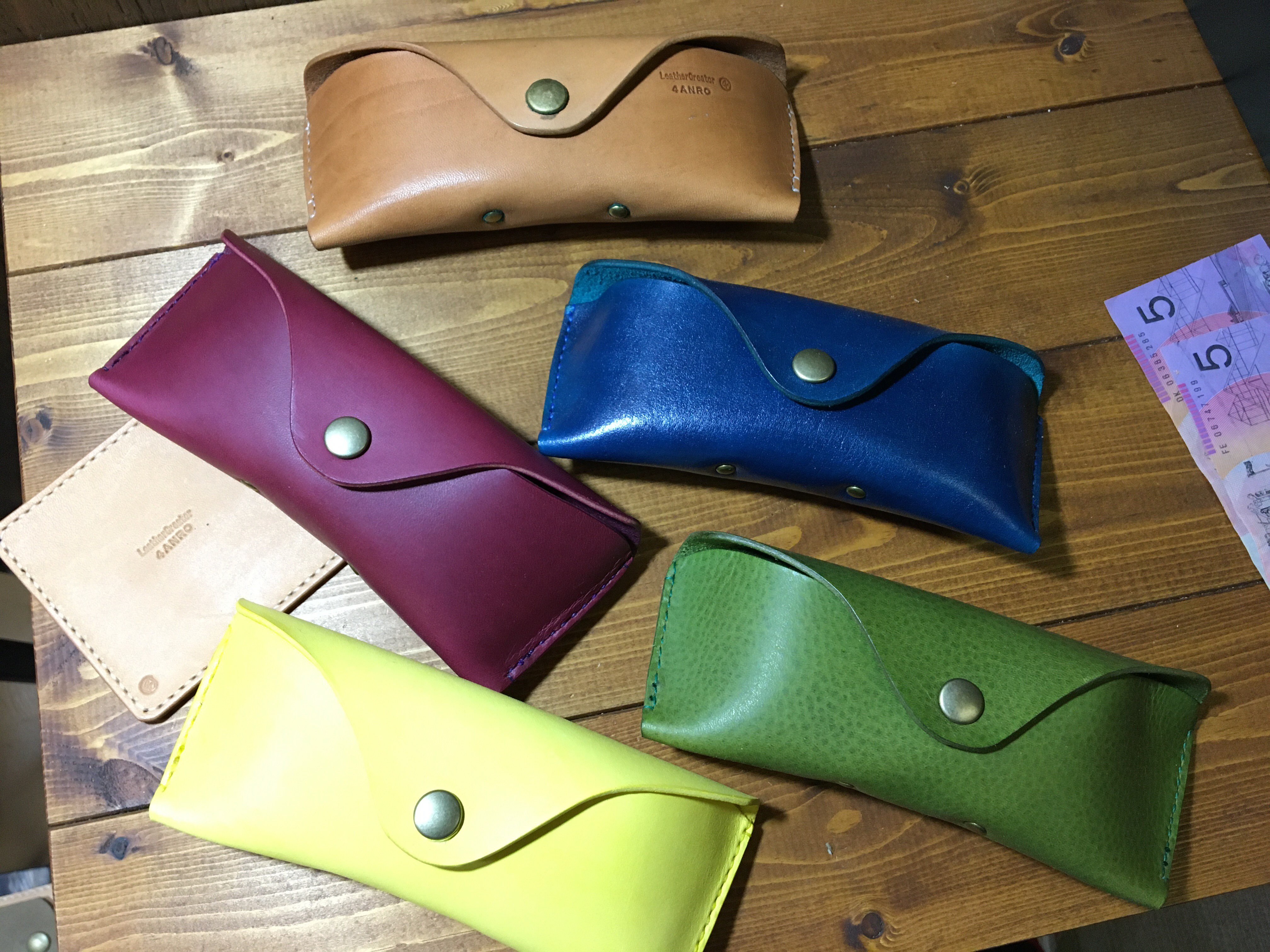 イタリアンレザー　メガネケース　カラフル