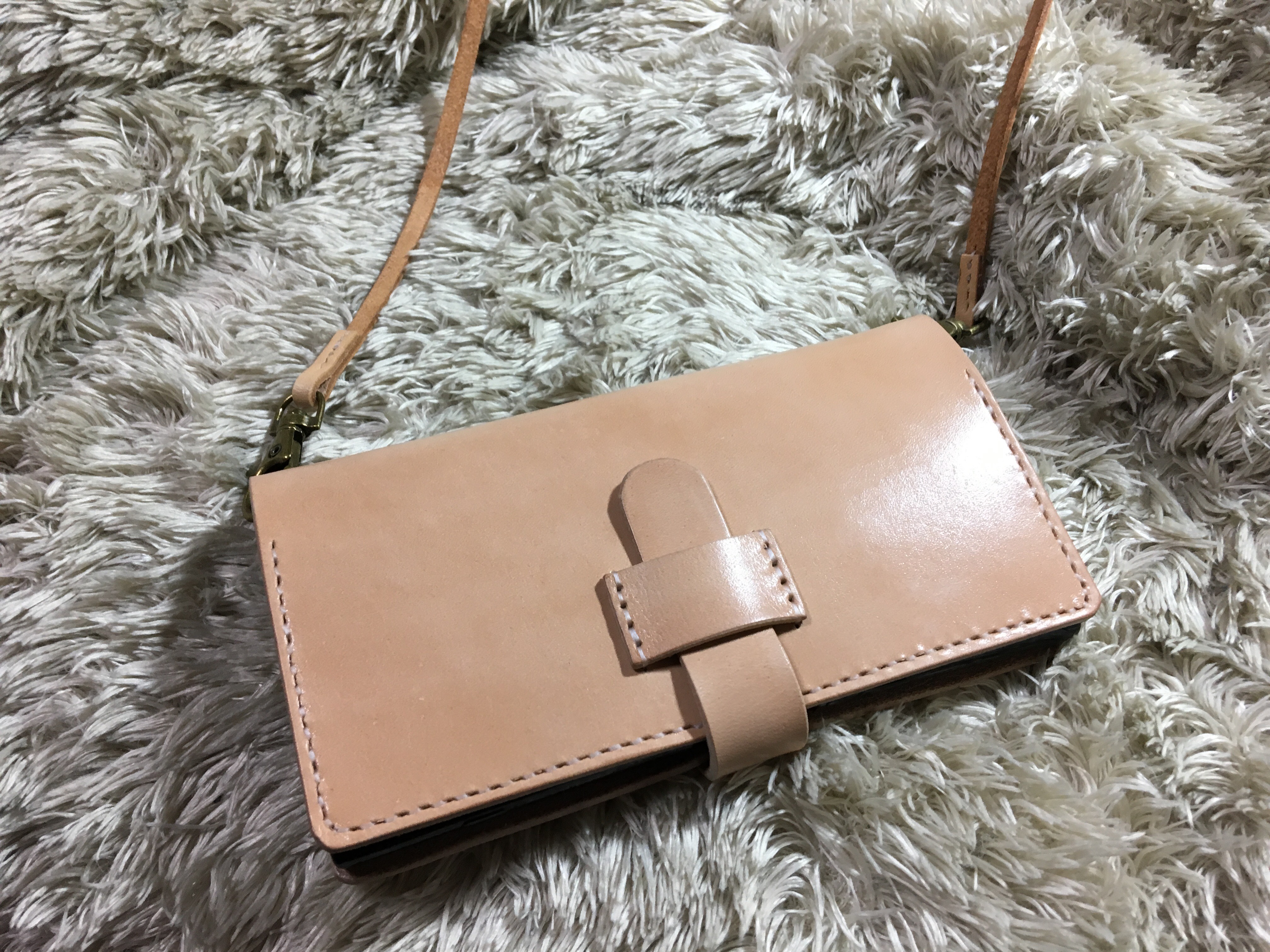 留め革いろいろ■ショルダースマホケース　ナチュラルワイルド