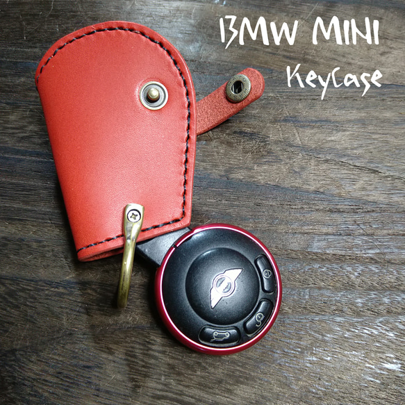 MCM赤色ミニバッグ型キーケース キーホルダー付き MCM赤色ミニバッグ型キーケース キーホルダー付き MCM赤色ミニバッグ型