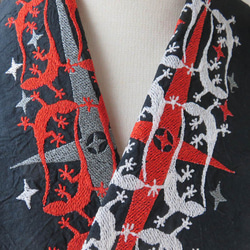 刺繍半襟・ヤモリパターン・ブラックハンドワッシャー 2枚目の画像