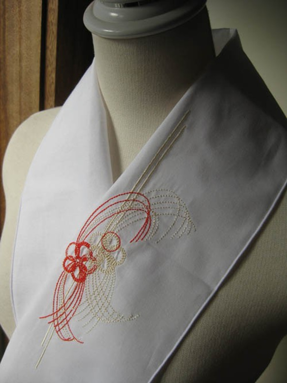 【半衿】刺繍半衿・コトホギの水引梅結び 2枚目の画像