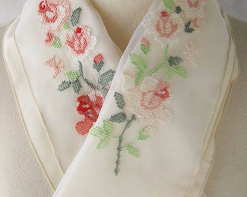 刺繍半衿・クロスステッチの薔薇・ロシア風オーガンジー2 和服小物