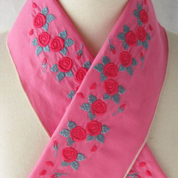 刺繍半衿・薔薇の半襟(キュートなピンクの薔薇半衿) 1枚目の画像