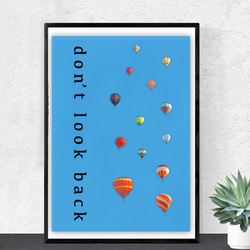 グラフィックデザインポスター don’t look back / 気球　空　水色　フォトコラージュ　 2枚目の画像