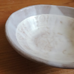 ふんわりと白い楕円皿 3枚目の画像