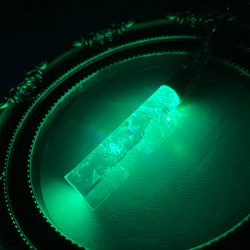 光るキラキラ誕生石カラーキーホルダー ライト付き 7枚目の画像