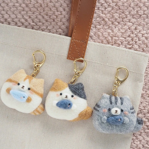 猫ちゃんキーホルダー(茶トラ) 羊毛フェルト FIORELLO＊ 通販 9958721