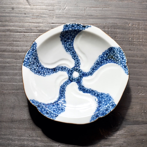 染付桜捻り紋 4寸銘々皿 約12.8cm 小皿 ittou 通販 11286639